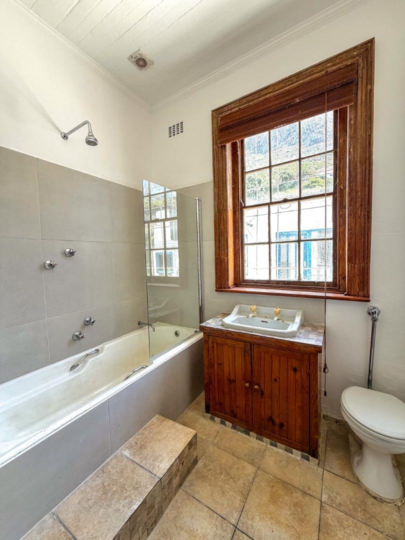 To Let 6 Bedroom Property for Rent in Muizenberg Western Cape